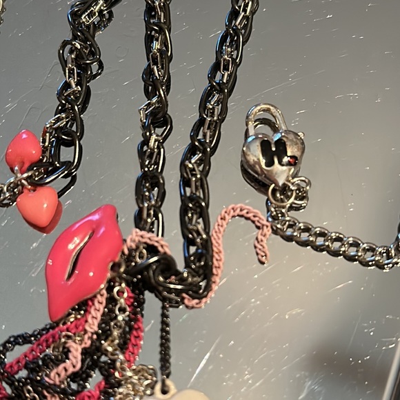 Harajuku Lovers Necklace - Picture 7 of 11